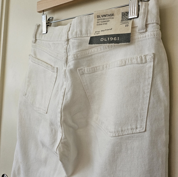 DL 1961 Rileu Boyfriend Strait White Denim Jeans - Picture 8 of 14